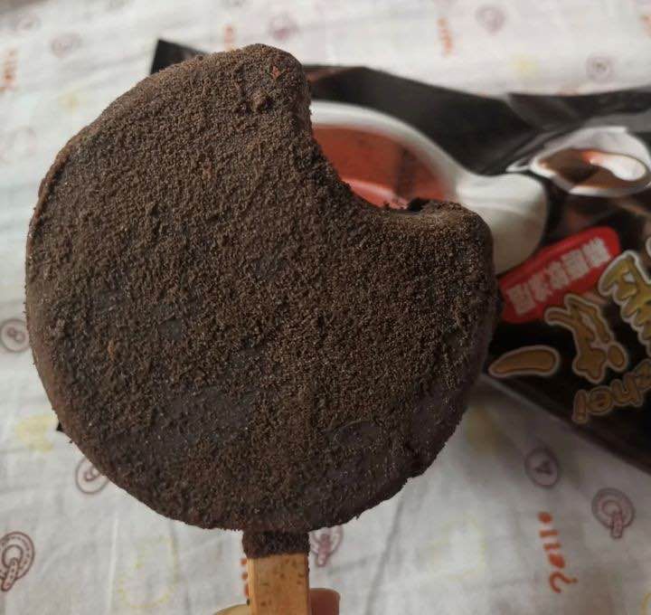 二十二款新老冰棍一锅端丨你问夏天囤什么最好，反正冰棍稳赚不赔