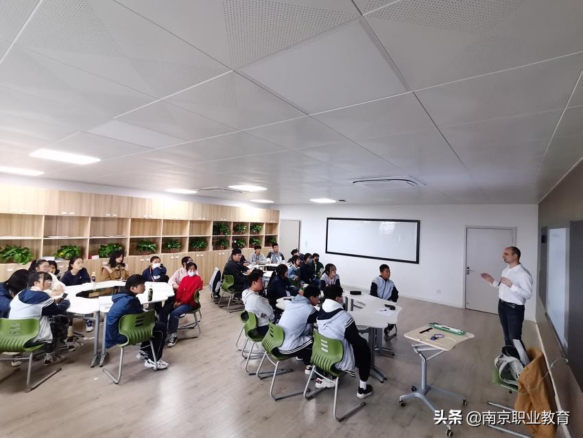 南京六合中等专业学校国际交流中心举办兴趣拓展培训