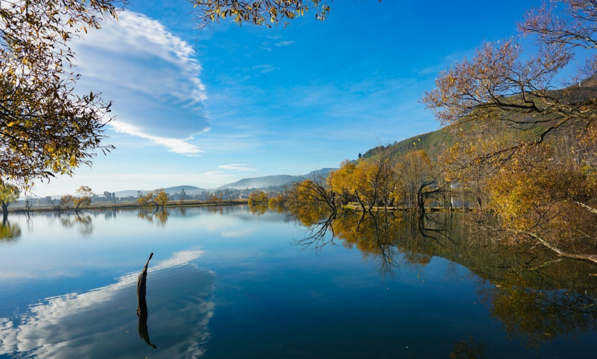 「诗词鉴赏」秋水娟娟秋露凉,古诗词里的秋水,67一江秋水碧湾湾