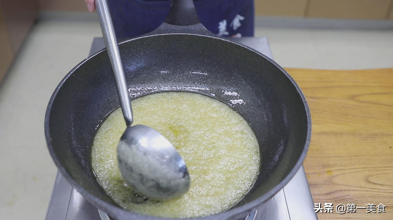 糖色怎么炒（教你如何炒出浓度高颜色红的顶级糖色）