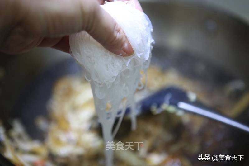酸溜溜的味道，酸爽可口，开胃下饭，还帮油腻腻的肠胃减减负