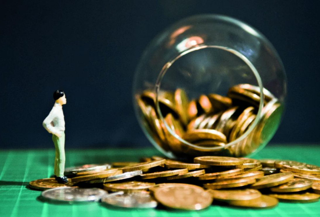 央行为何大幅度降低存款利率，不鼓励往银行存钱了？原因有3点