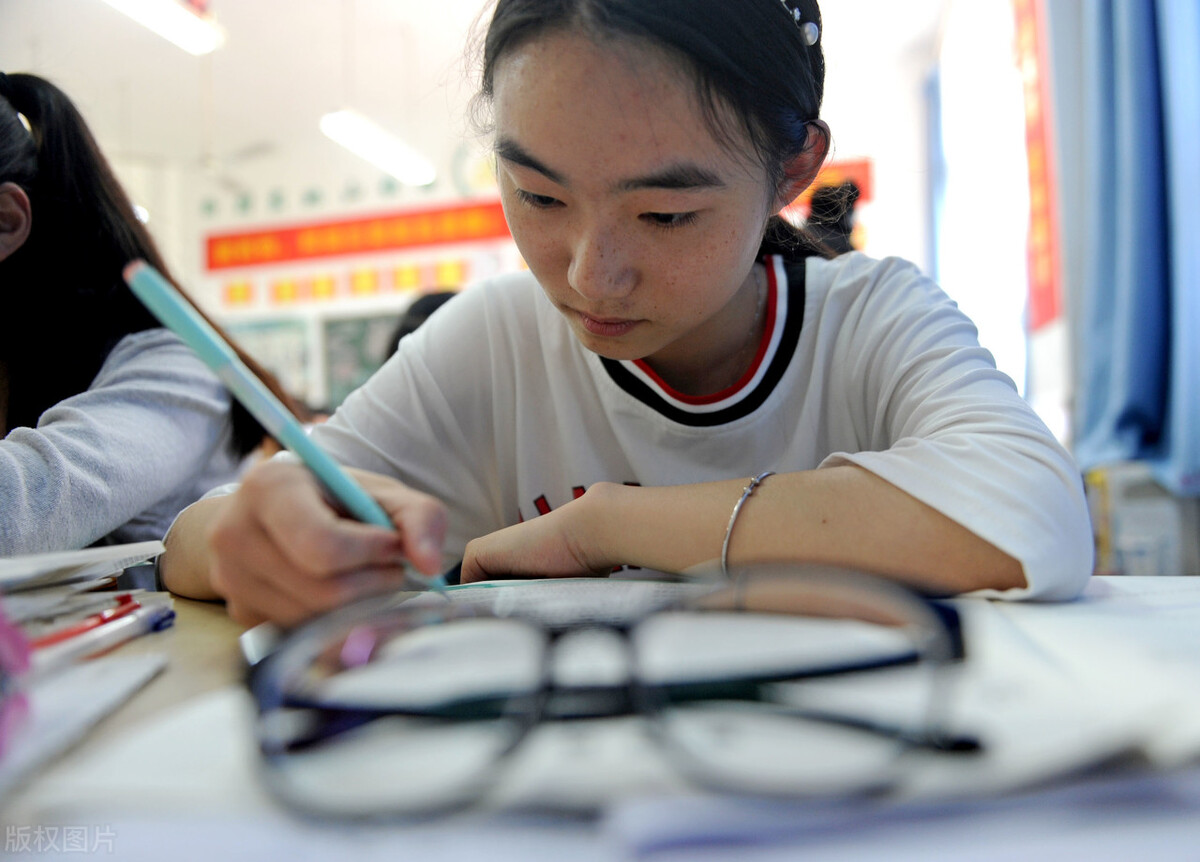 学理靠天赋、学文靠吃苦？高三班主任：下定论之前，先理清楚2点