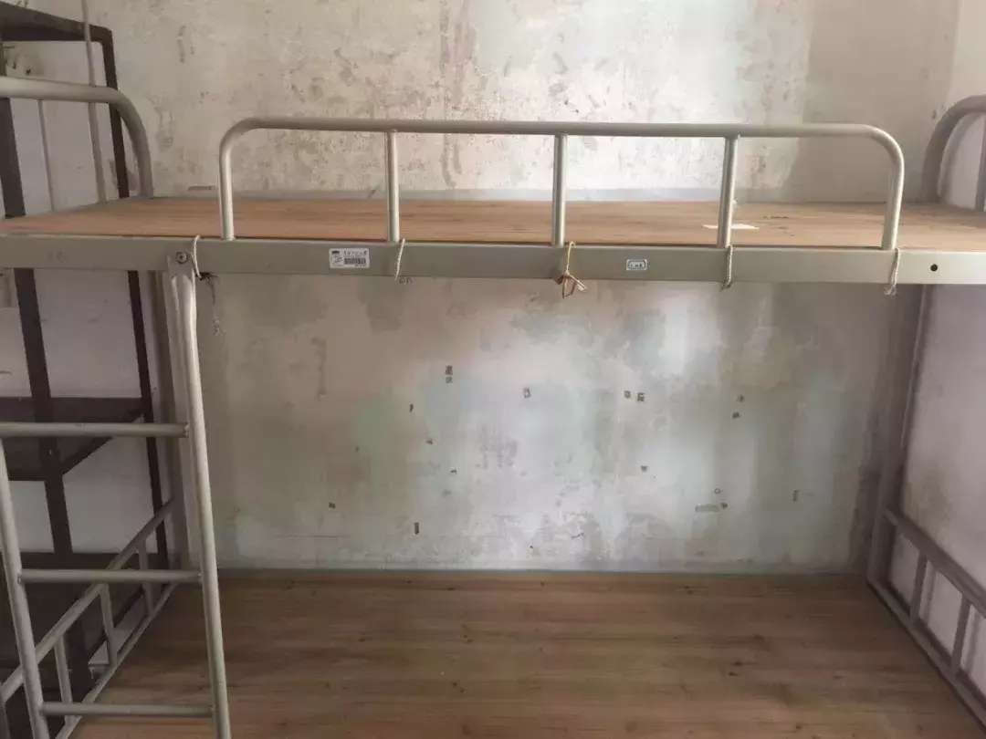 广东最坑爹vs最壕的大学宿舍！你们感受一下，这区别扎心了