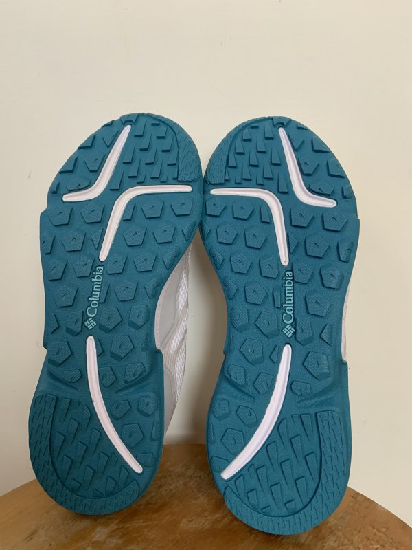 穿上Columbia哥伦比亚防水徒步鞋，随时说走就走的轻松郊外游