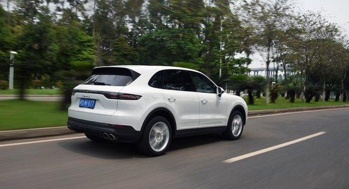 116万提了辆保时捷卡宴，跑了12500公里后，车主感慨：四个字