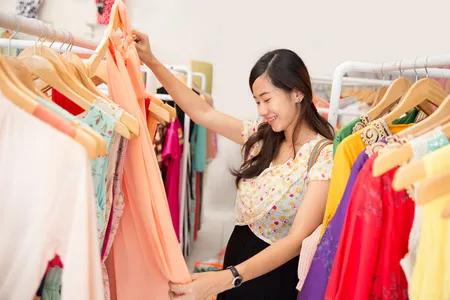 买衣服你知道有哪三句话不能说？学会5种砍价技巧帮你节省10000元