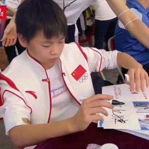 值得点赞，全红婵生活中一细节显示，她的自信又提升了一个档次