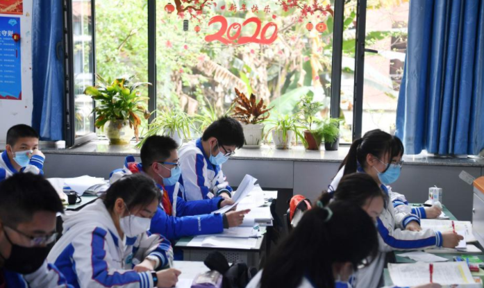 新政策出台，2022年高考增加“身份限制”，不符合要求将无缘高考