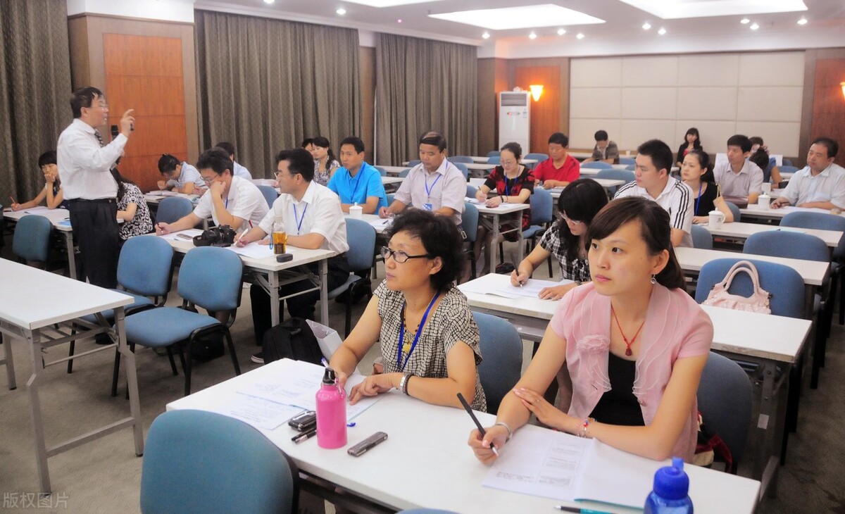 关于甘肃省农村小学英语教师培训需求的调查研究