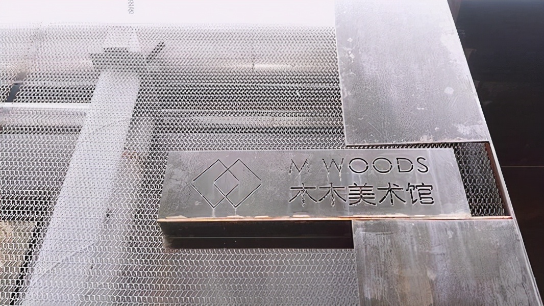 劳斯莱斯自毁身价！请网红夫妻推广遭全民讨伐，网友：黑历史一堆