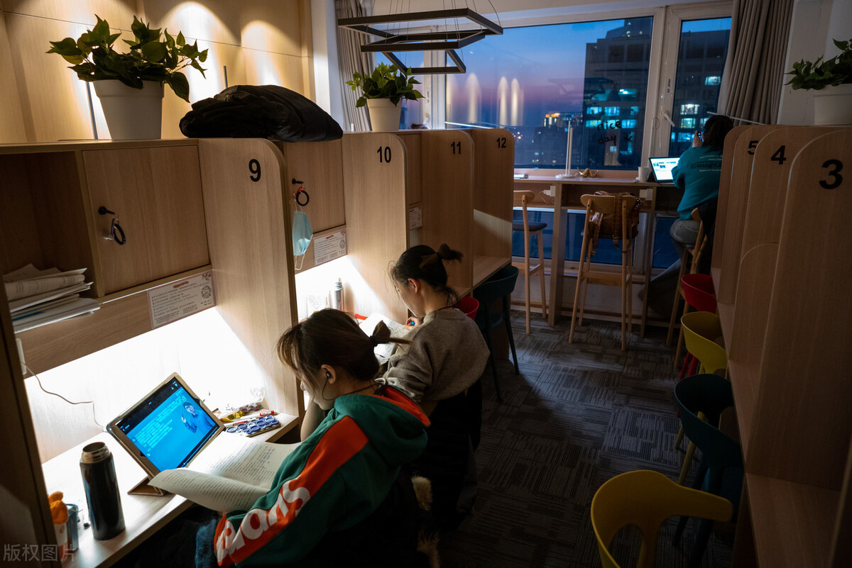 大一新生想拿奖学金，“埋头苦学”可不行，掌握“技巧”很关键