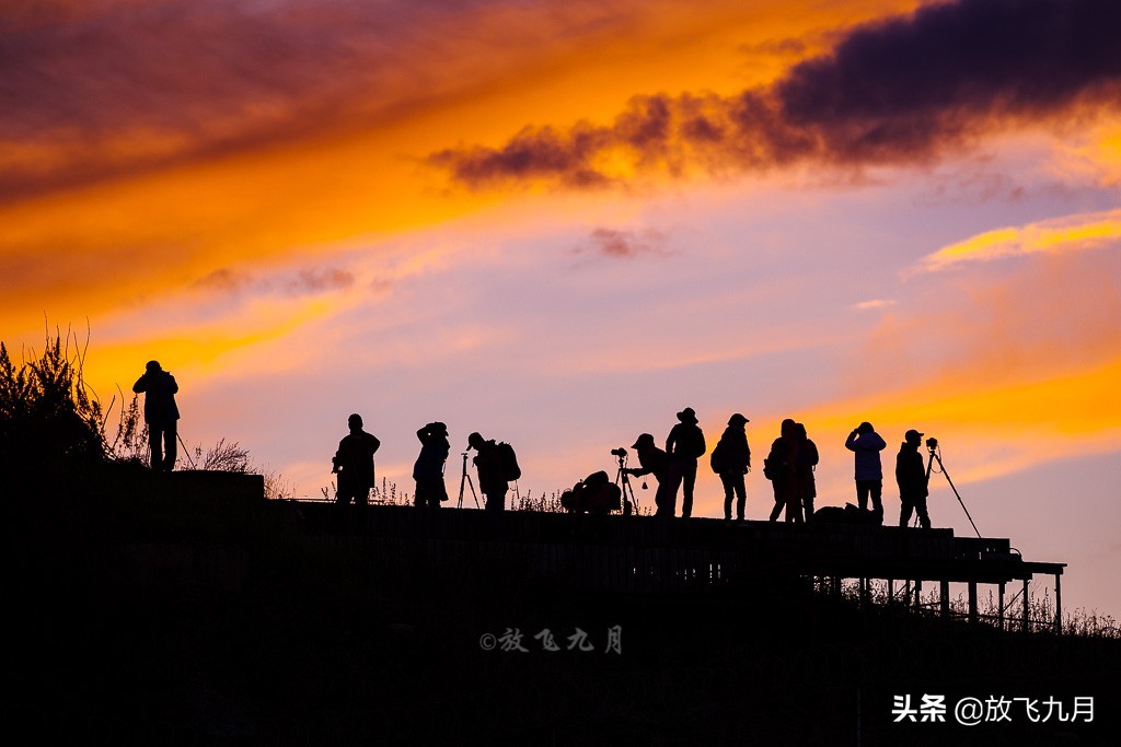 新疆旅游哪些地方需要办边防证？与哪些国家边境相邻？哪个免费