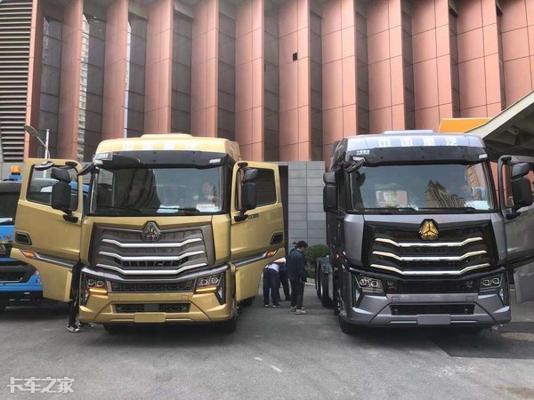重汽新品来袭！全系车型重磅亮相，引领高端重卡新潮流