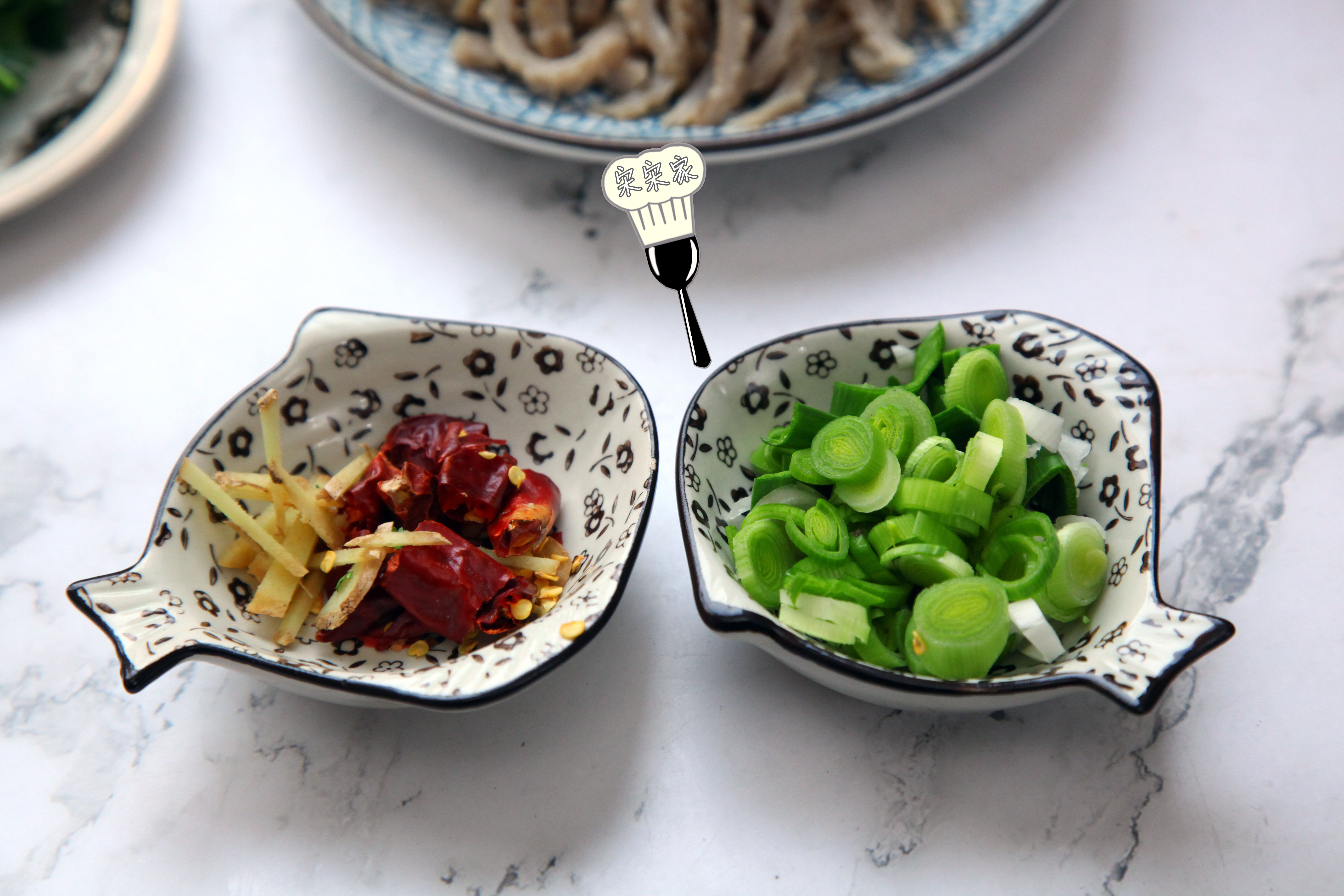 羊肚，北京大爷教我正宗老北京吃法，吃的时候加1味料，真地道