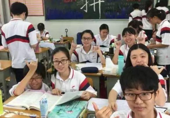 高考结束后，才发现“火箭班”和“普通班”的差距，选错悔不当初