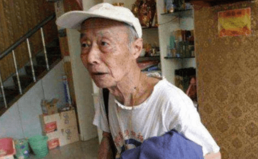 84岁大爷高考估分630，成绩公布后惨遭打脸，网友却一脸感动