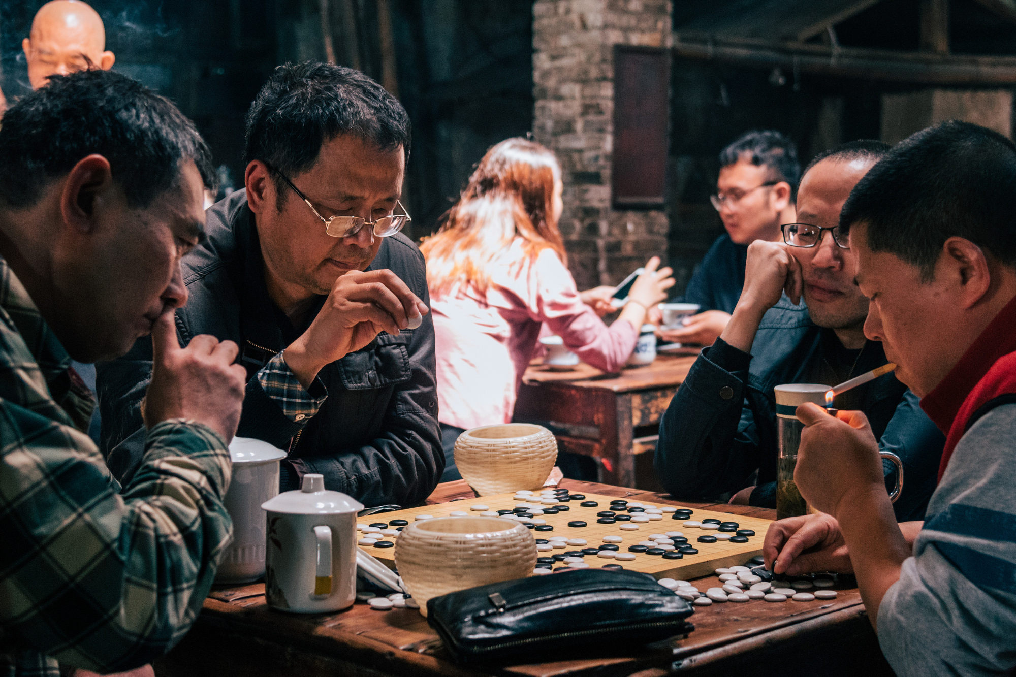 旅行中去过的那些茶馆,有千人喝茶的壮观场面,最便宜的1元1杯