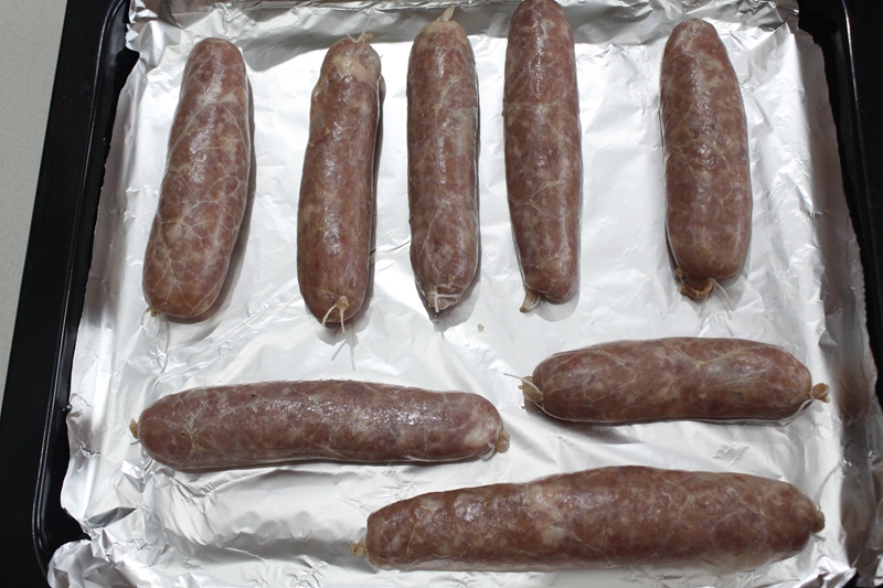 没想到烤箱还有这功能，年货腊肠也能自己做