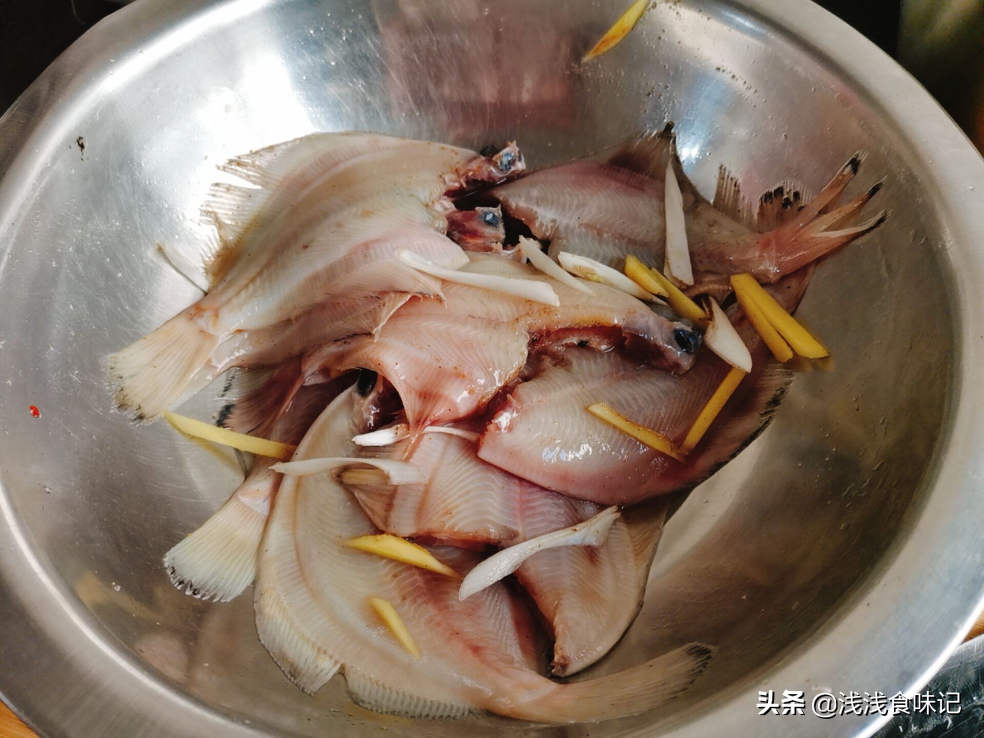 高眼魚做法(手把手教你做酥脆又鮮美的高眼魚)