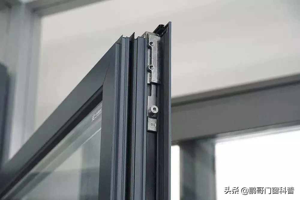 一楼门窗怎么兼顾采光、防盗、隔音、保温、通风、隐私、景观...