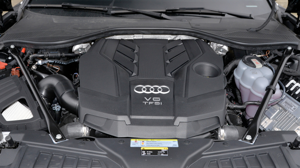 奥迪A8L购车手册：高配车型依旧优势不大，预定入门版即可