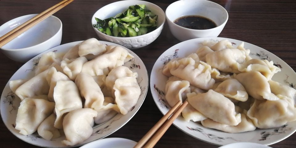内蒙古有个地方吃饺子必须蘸酱油(内蒙古有个地方吃饺子必须蘸酱油嘛)