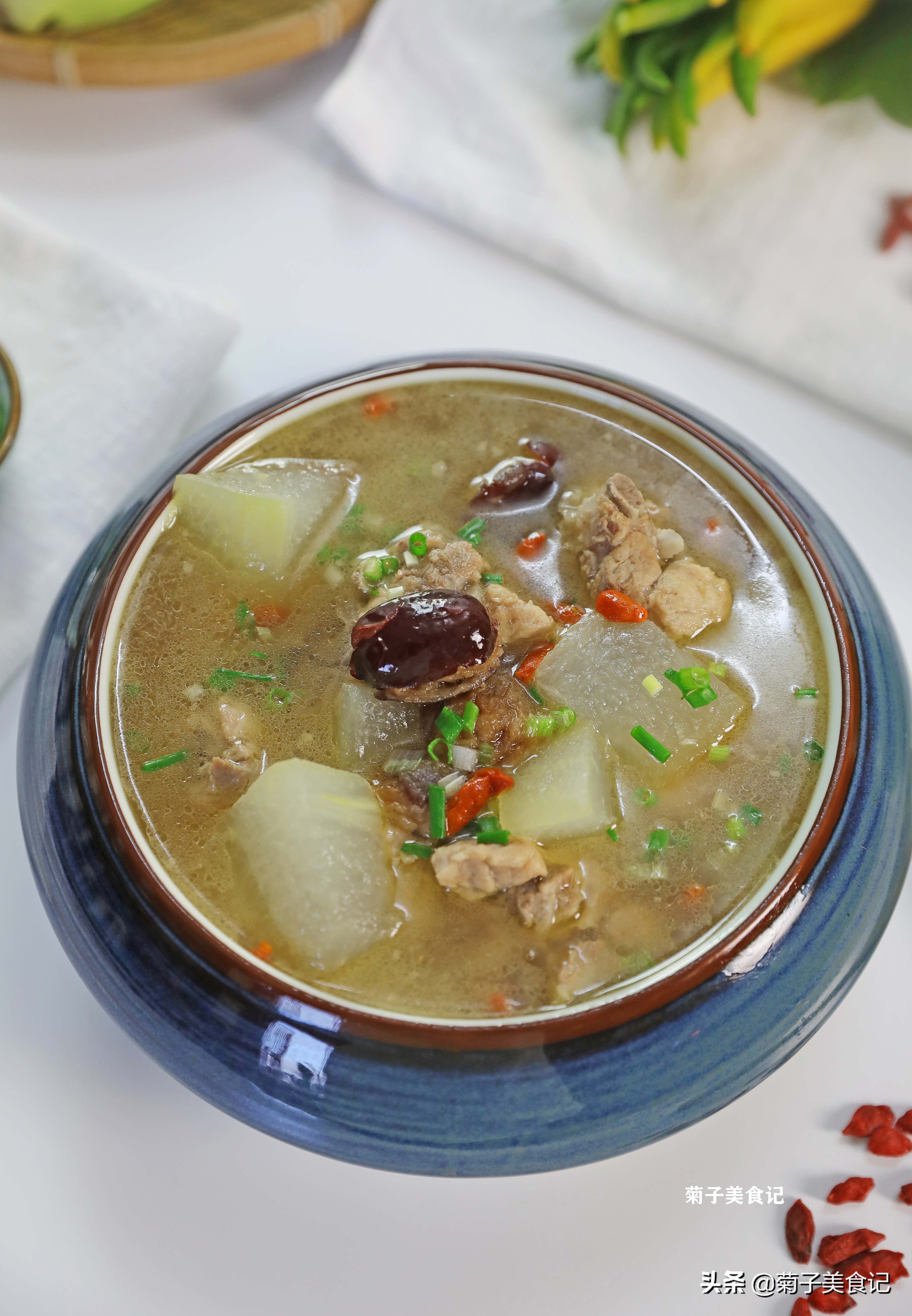 贴秋膘就喝排骨冬瓜汤，食材下锅顺序很重要，汤鲜味美，值得收藏
