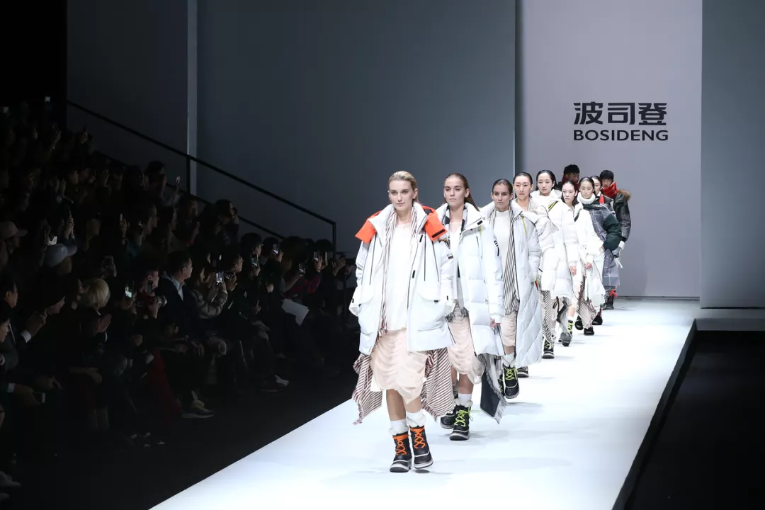 年营收135亿元,最贵羽绒服超万元,波司登要做下一个加拿大鹅?