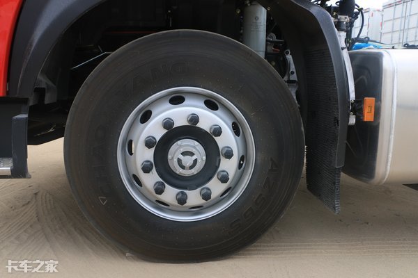 dCi465发动机+DT14变速箱，实拍东风KL牵引车，报价33.5万