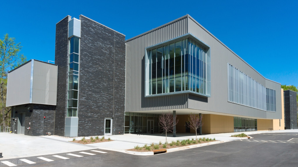 初中生上职业学校选择公立好还是私立好？