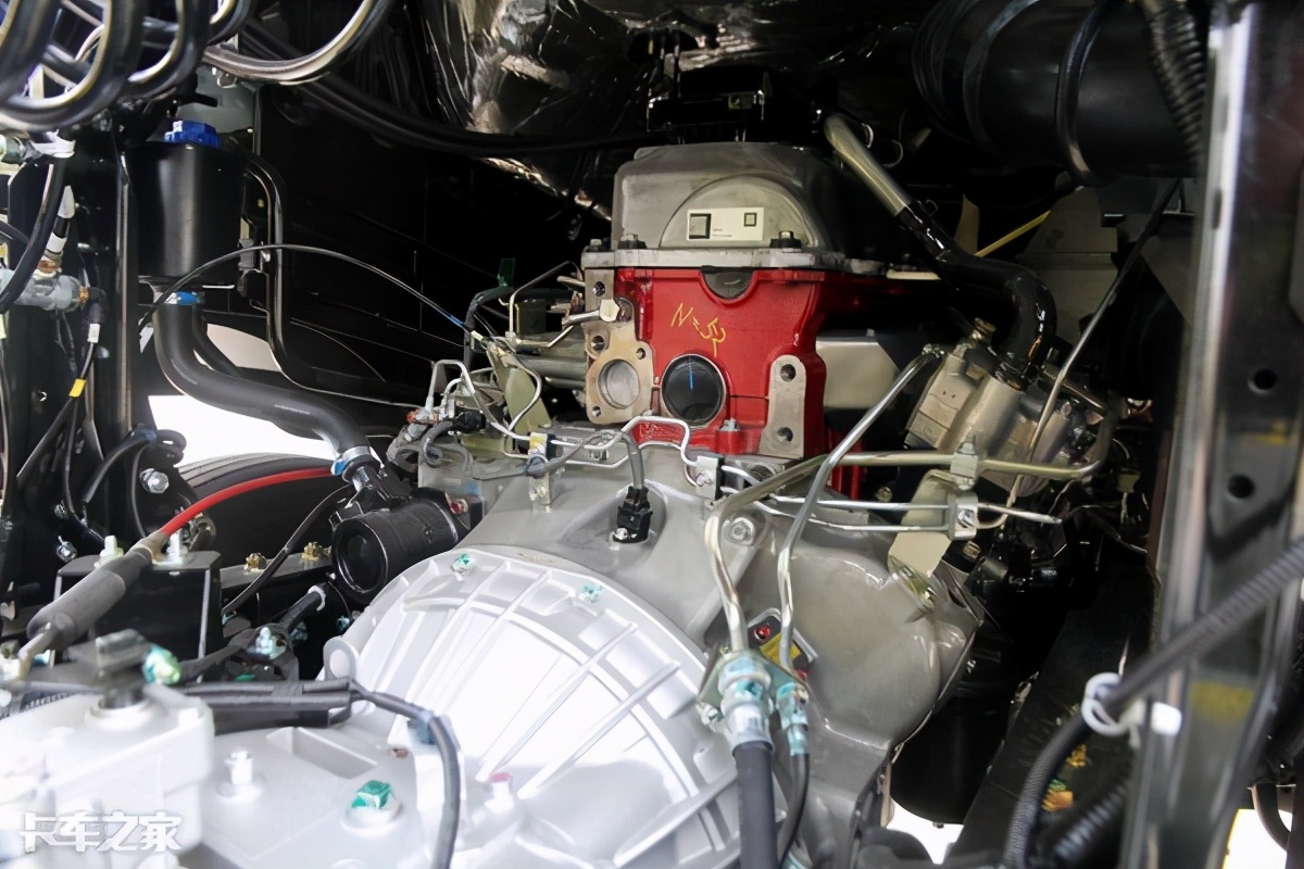 搭载u11c发动机 全新驾驶室,广汽日野700智臻牵引车全面升级