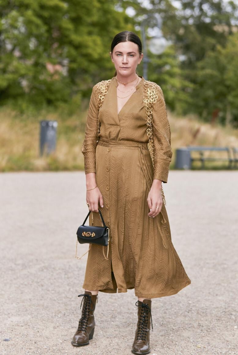 试试亚麻单品,从夏天穿到秋天,好看又有型