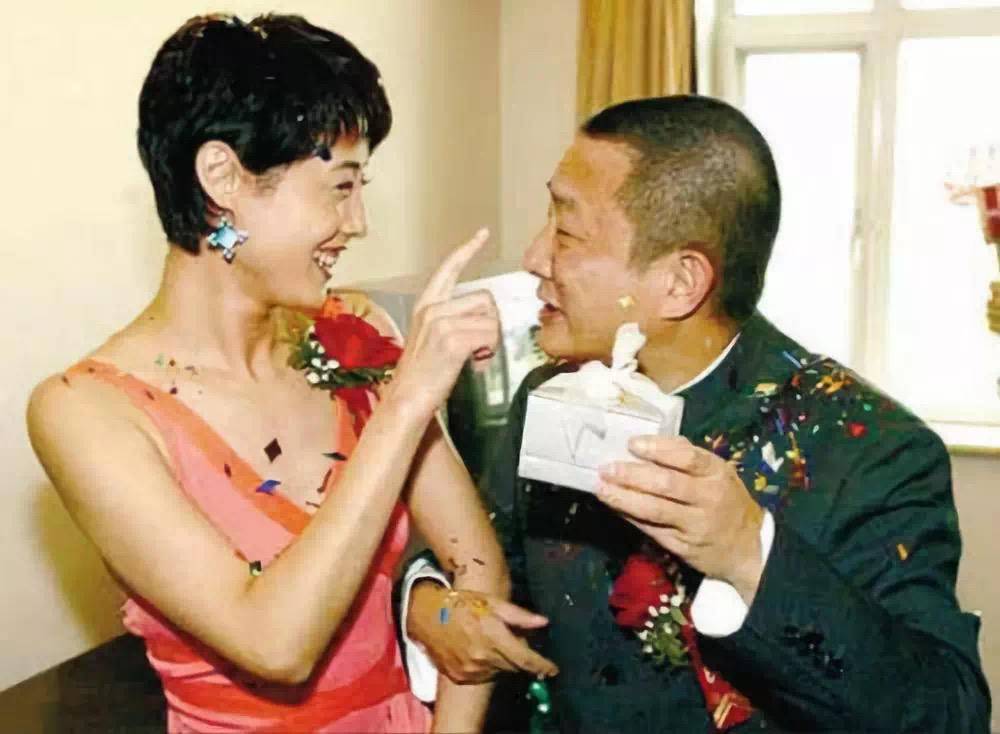 张若昀自曝陪老婆吃月子餐胖了10公斤，他的童年阴影终被爱治愈