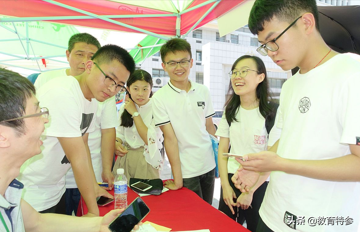 2021高考：人工智能、计算机等专业关注度提升，录取难度或将提升