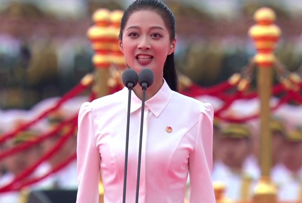 中国传媒大学的校花冯琳，在网上晒出学习笔记，让人耳目一新