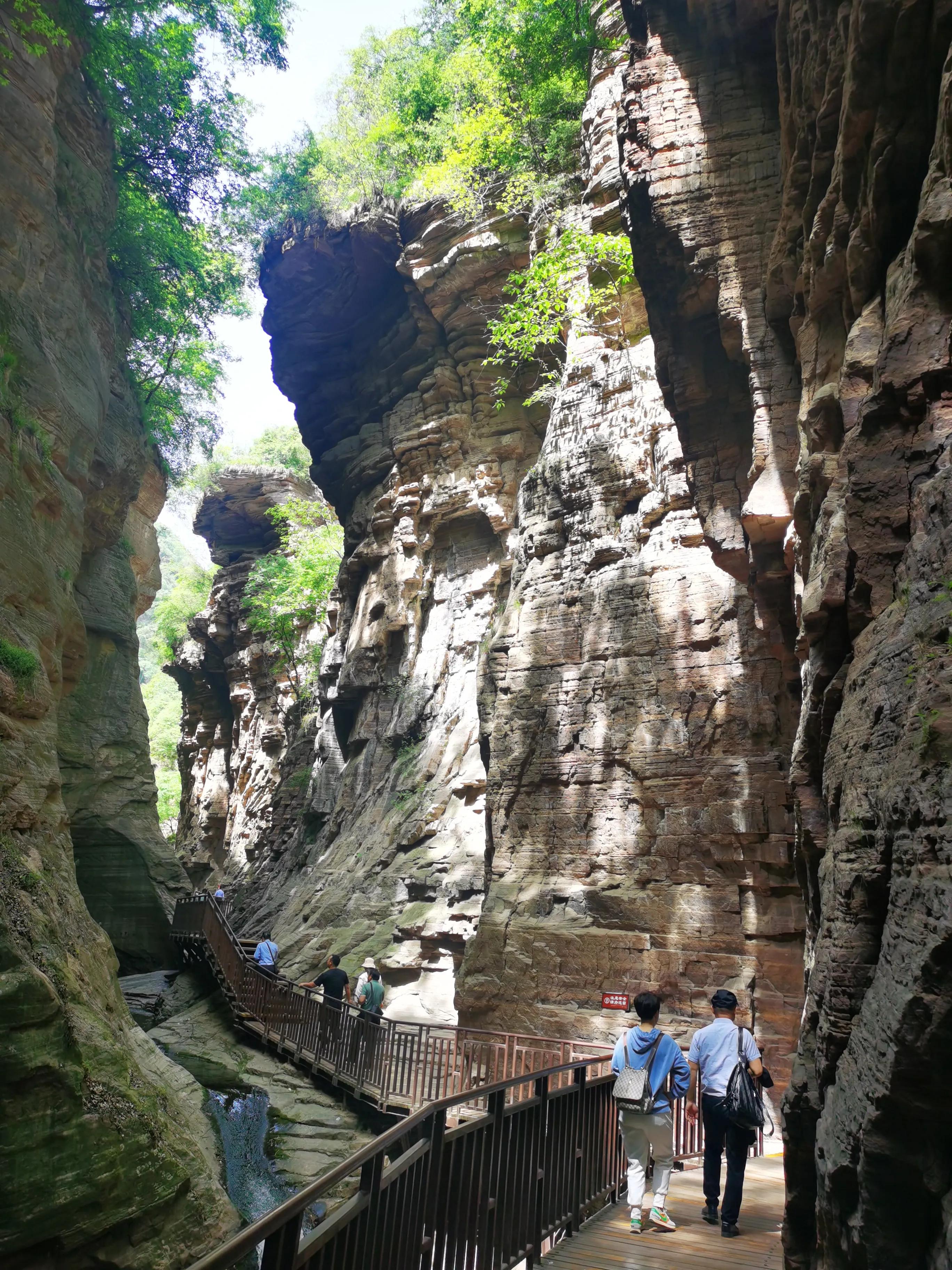 龍潭大峽谷在哪(洛陽龍潭大峽谷,古海奇峽地質畫廊,景色不輸紅石峽,卻