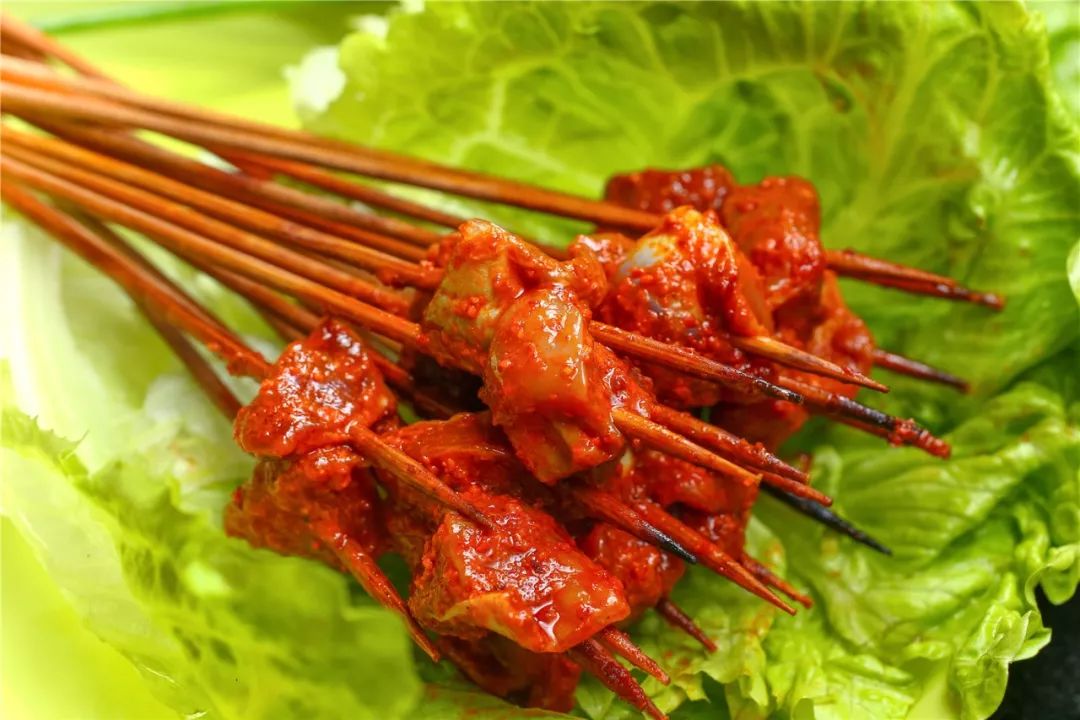 全球2000 分店串串店!成都小郡肝39.9元!150根 荤素各1份 饮料