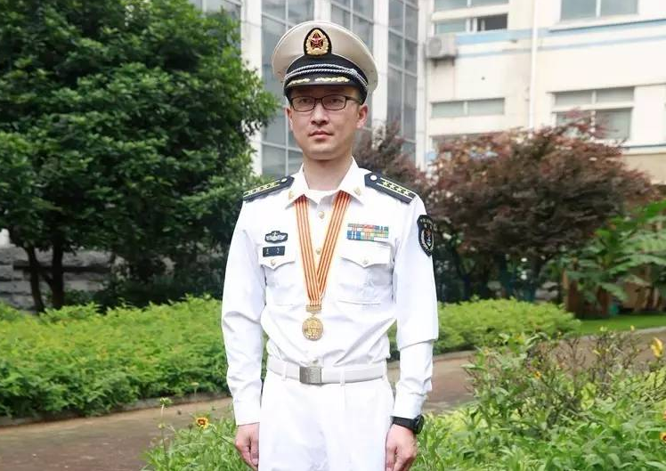 肖飞：造出“中国电芯”，为国家节省10亿元，41岁荣获一等功