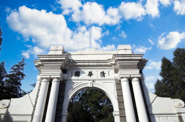 高考成绩出来后，清华北大已经开启“抢人”大战，画面惹人捧腹