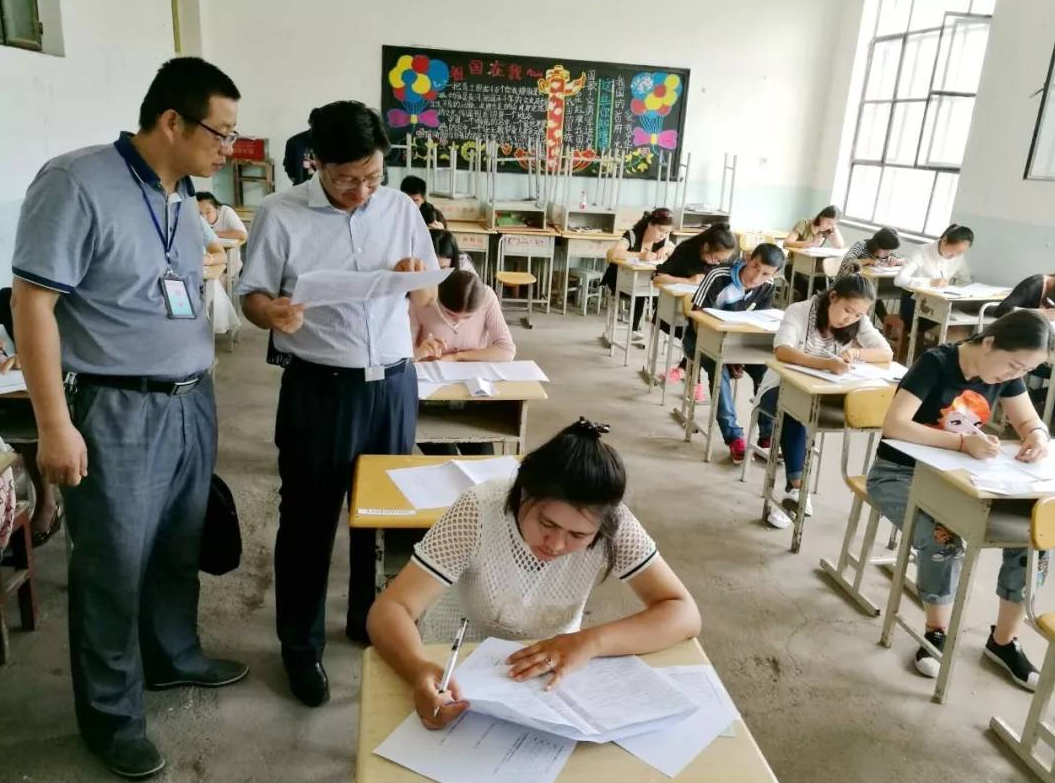 高考500分只能上专科？文理相差100分，学文还有出路吗