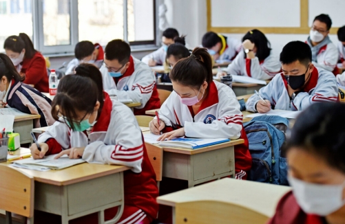 2021高考“一分一档”形式，600分竟排5万名后，学生：我太难了