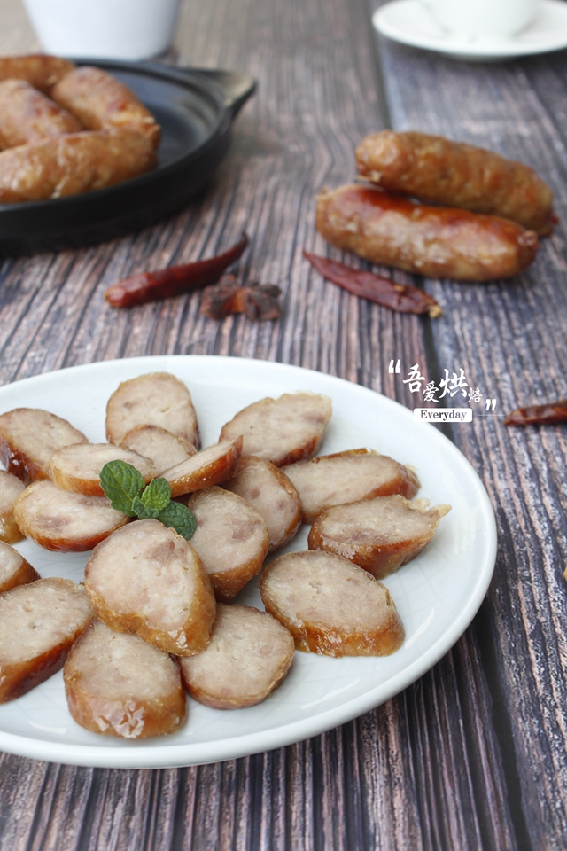 没想到烤箱还有这功能，年货腊肠也能自己做