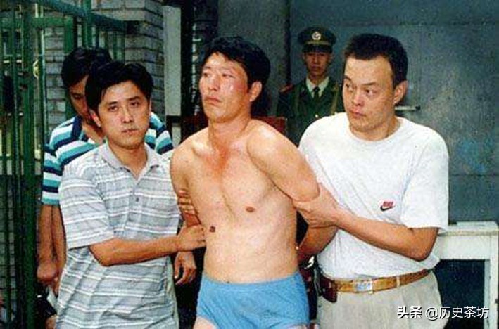 1996年，北京石景山一名武警战士遇袭，揭开了39岁悍匪的罪恶之路