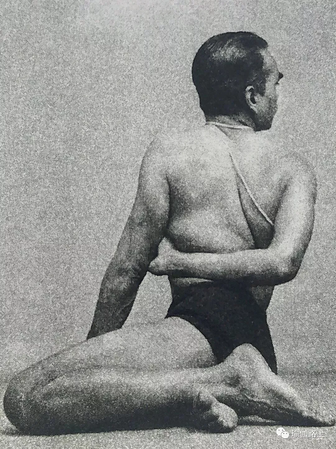 艾扬格密集一 | 32 个经典体式 & 2 大呼吸法经典示范图