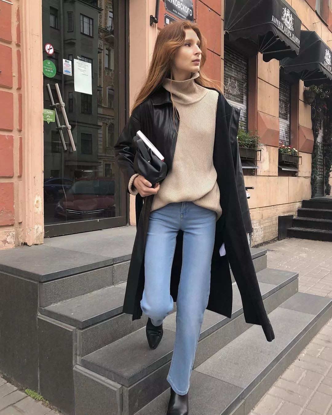 维杰色纺：不管年纪多大，秋冬打底“高领毛衣”才是王道，既有温度