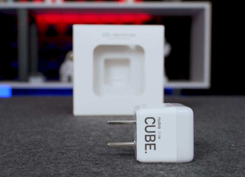 5款 iPhone 热门 20W 快充头，哪款最值得买？