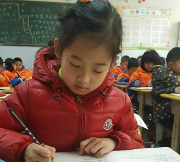 教育部减负通知，禁止学校公布考试成绩和排名，家长：自欺欺人