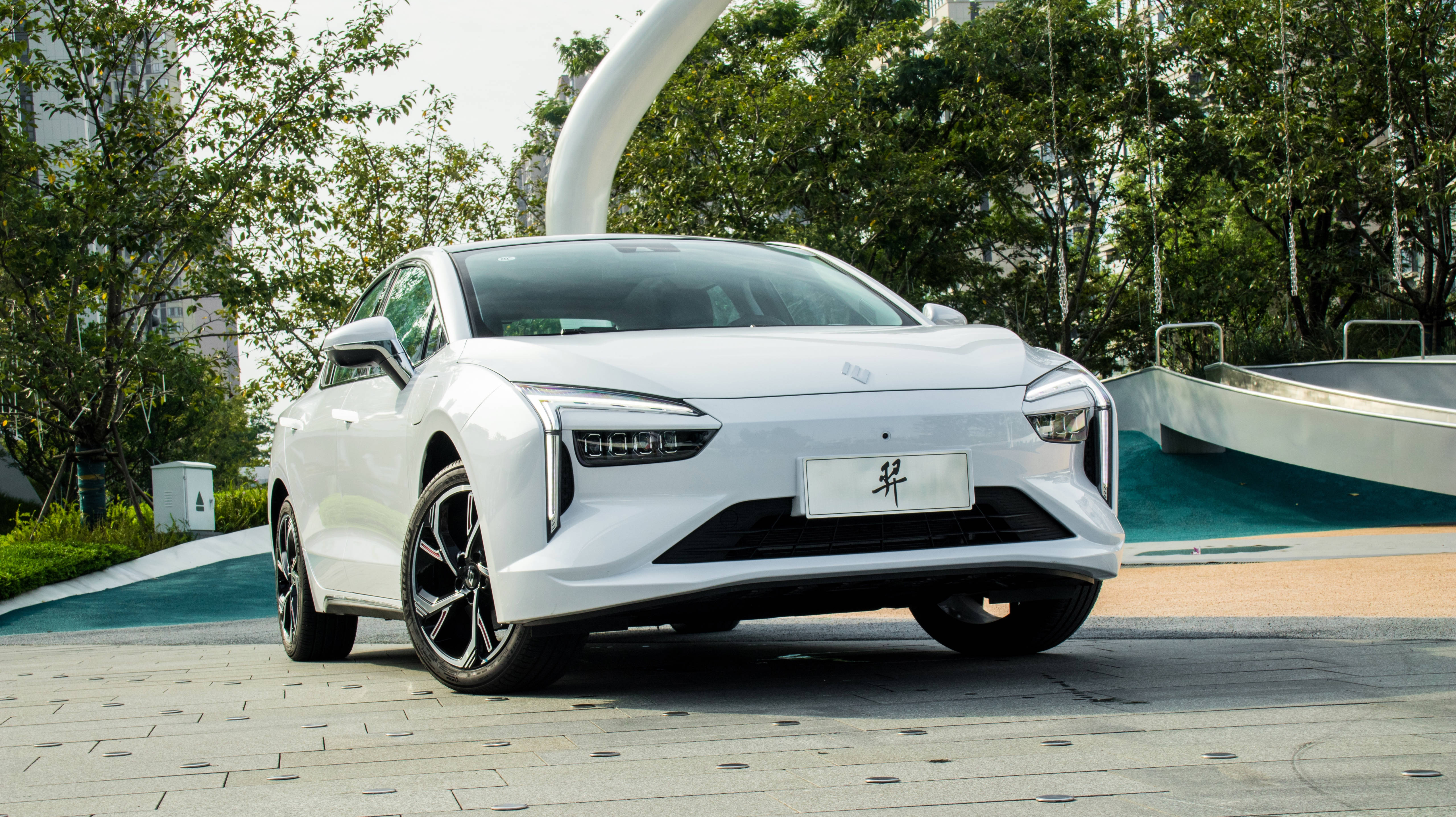 雷诺江铃羿：能否在纯电当道的时代闯出一片天