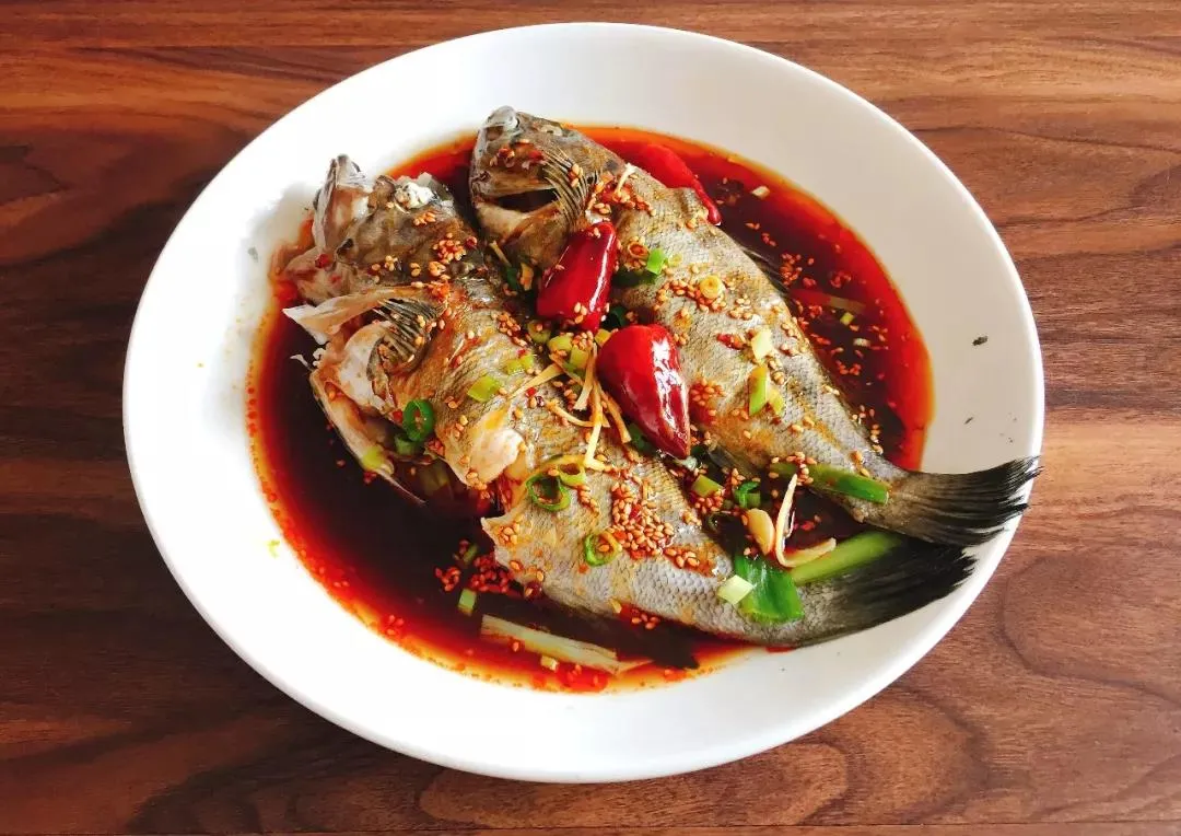 黑头鱼怎么做好吃(5步就能做出鲜爽滑嫩清蒸黑头鱼)